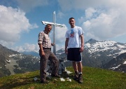 35 Andrea e Piero col Monte Toro...